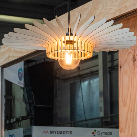 Suspension kaze s dans son ensemble avec ampoule led filament